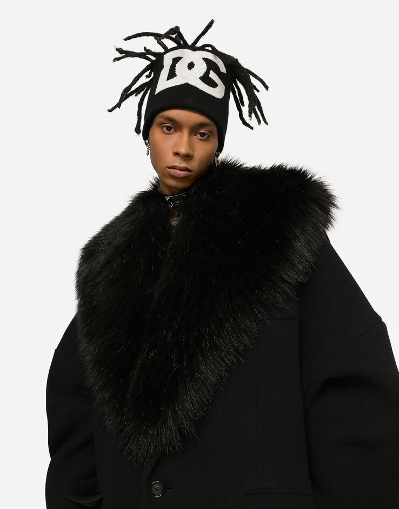 Wool coat with faux fur collar 2