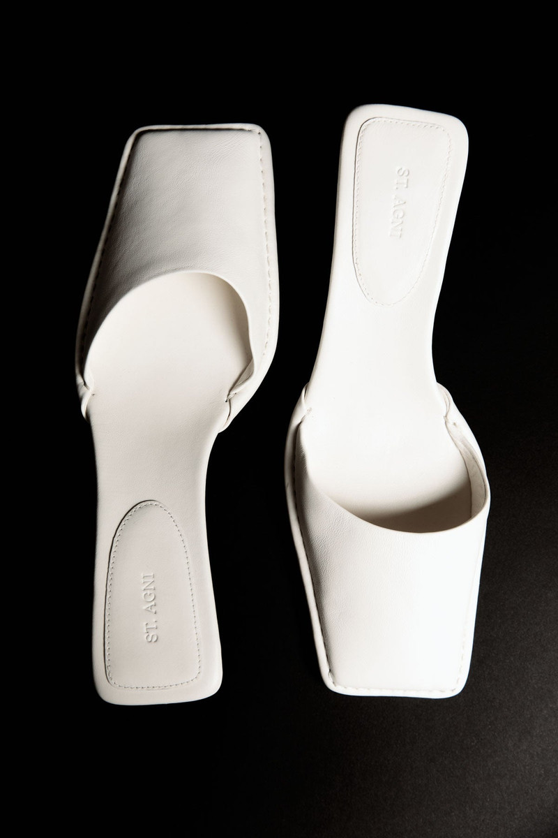 ST. AGNI Soft Square Toe Heel - Tofu outlook