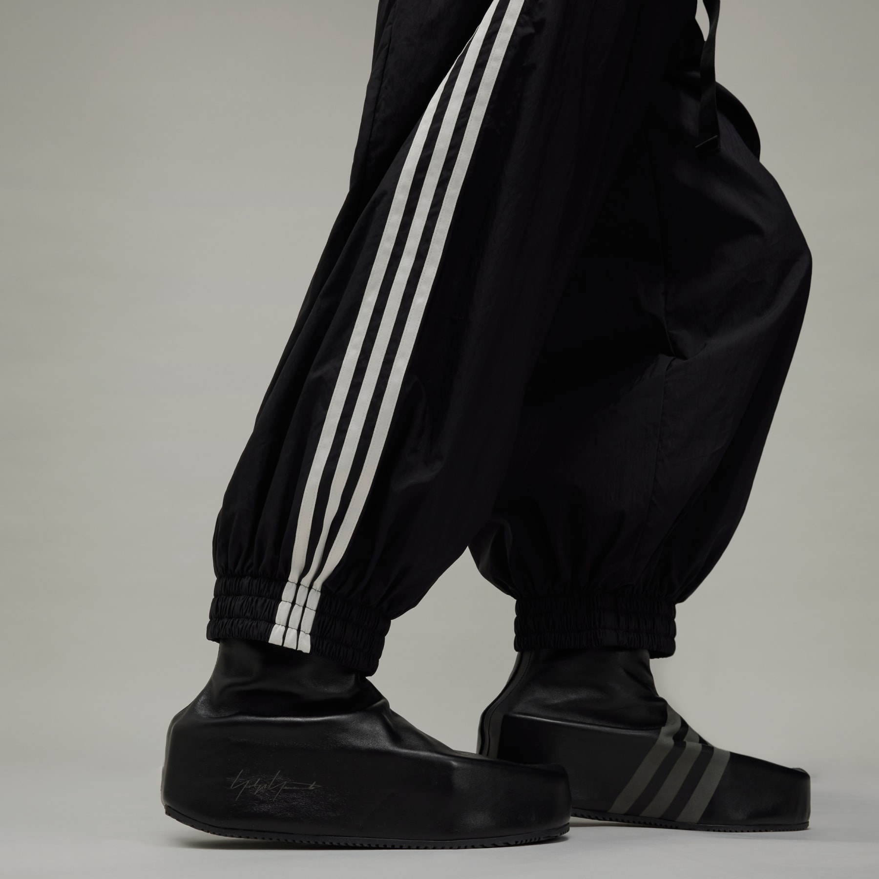 ha14様　Y-3 SHELL TRACK PANTS ワイスリー Y-3 - 【ラスト1点】Y-3 3-Stripes Nylon Shell Pants / スリー