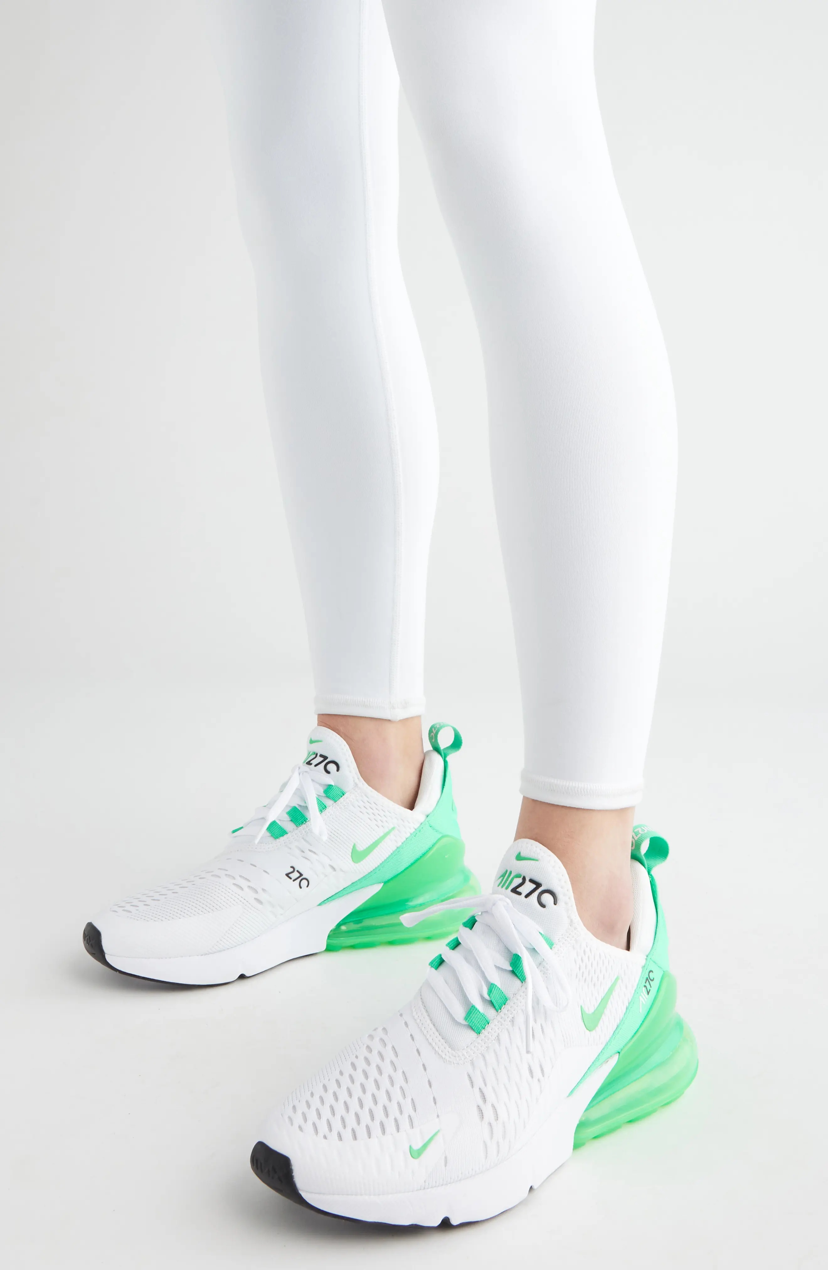 Air Max 270 Sneaker in White/Green Shock-White-Black - 5