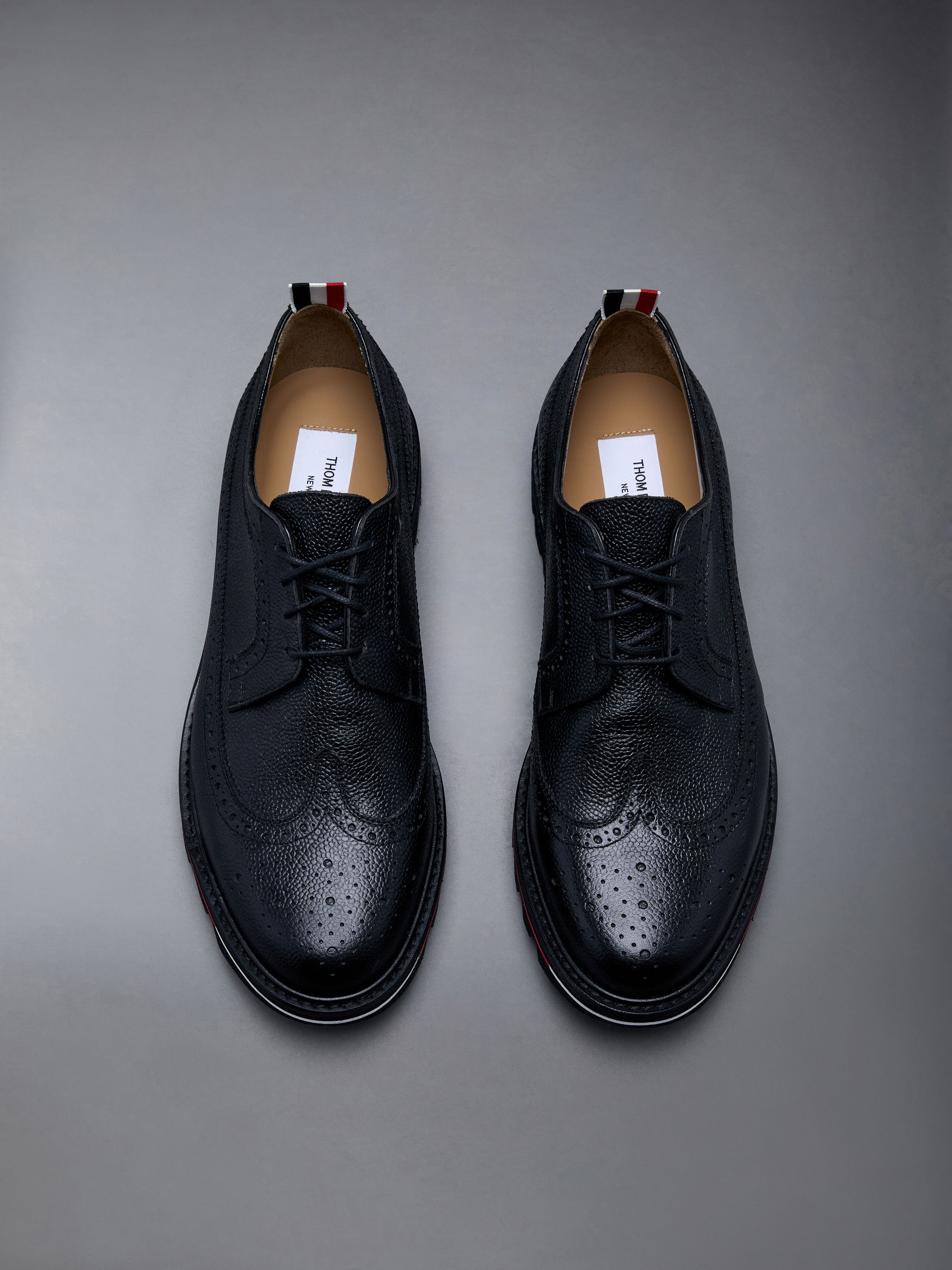 Longwing Brogue W/ Bar Treaded Sole in Pebble Grain Leather - 5