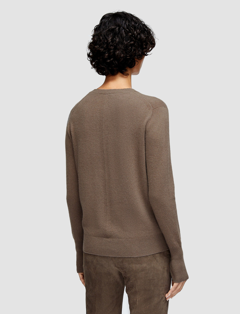 JOSEPH Light Pure Cashmere V Neck Jumper outlook