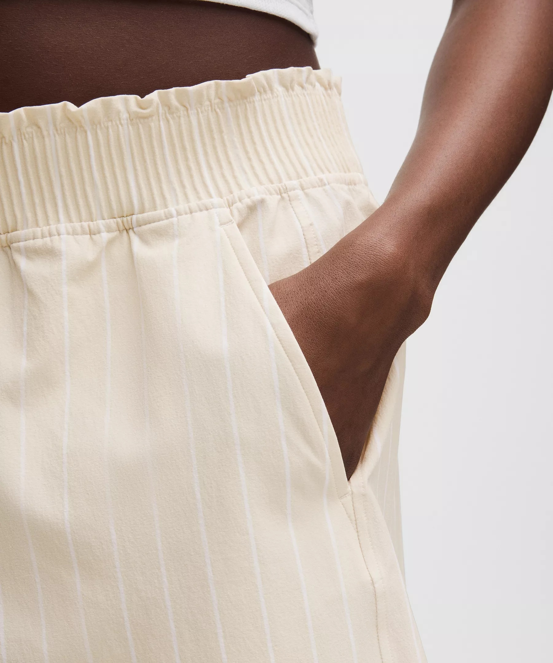 Stretch Woven Ruffle-Waist High-Rise Short 9" - 4