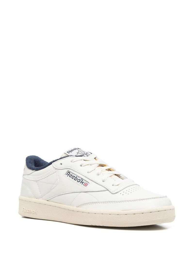 Reebok logo-patch low-top sneakers outlook