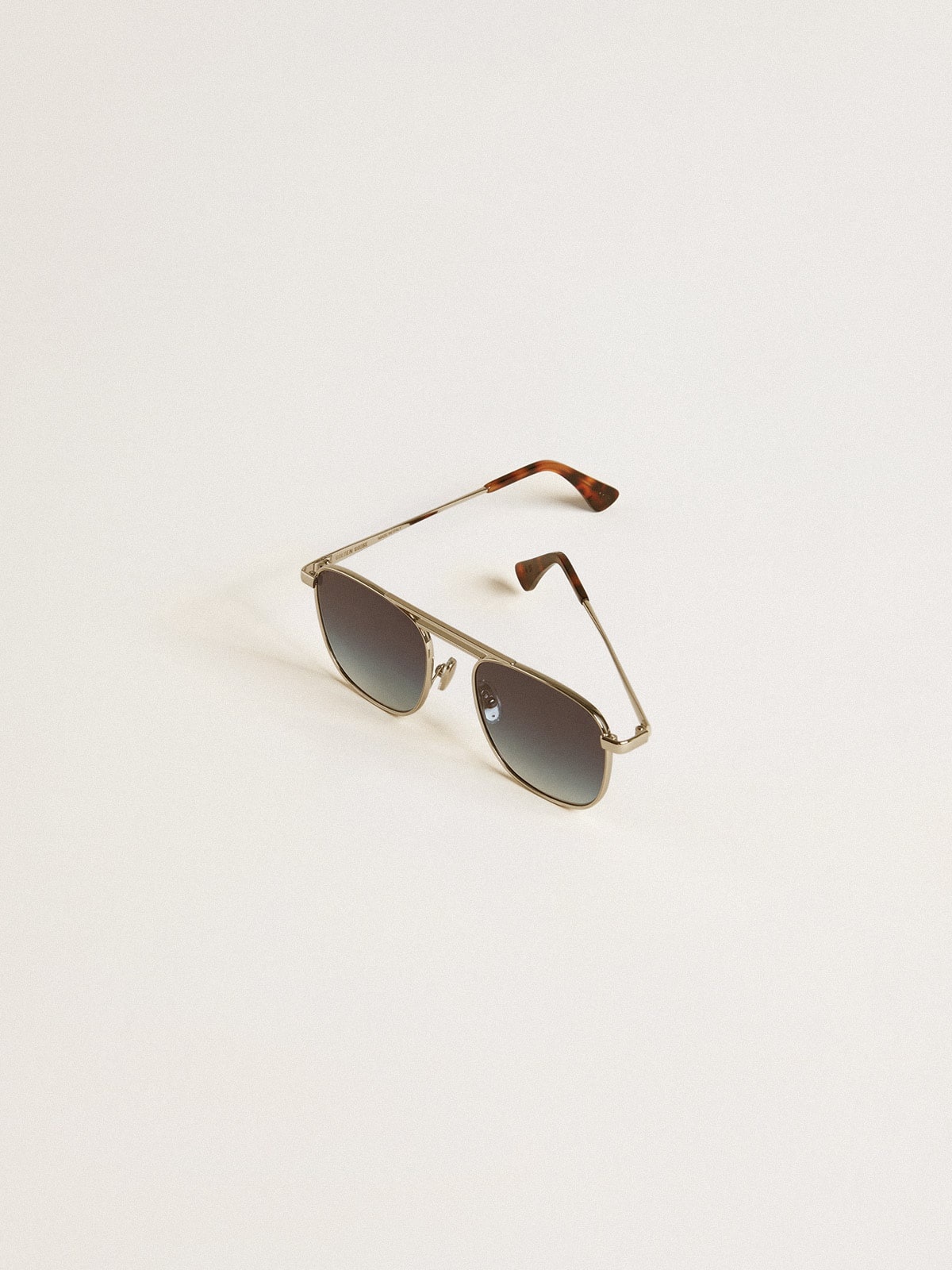 Aviator style sunglasses with silver frame and blue lenses - 2