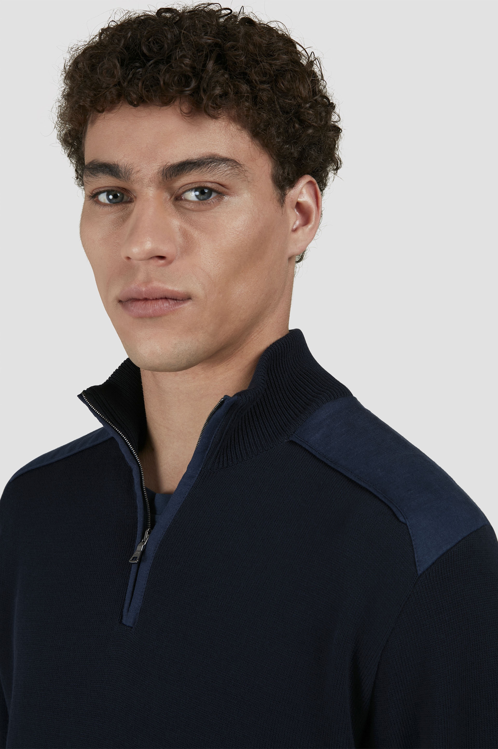 SWEATER IN FRESH COTTON WITH CONTRASTING LINEN DETAILS - 4