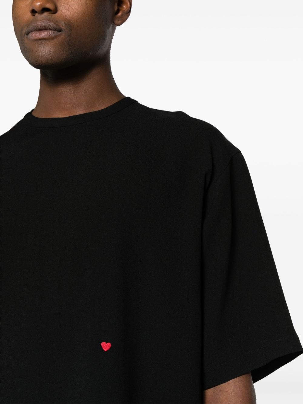 embroidered-heart crepe-texture T-shirt - 5