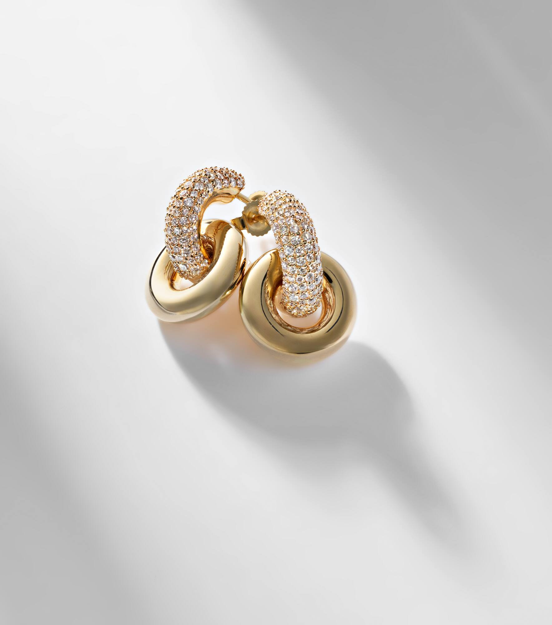 Buoy 14kt gold huggie earrings with diamonds - 5