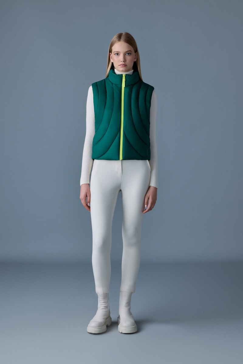 MACKAGE ADANA Softwash rounded quilt down vest outlook