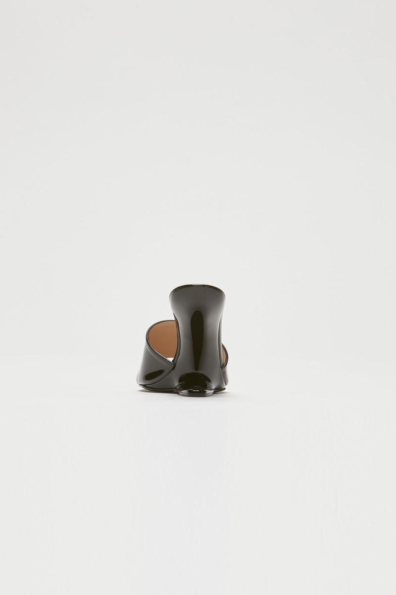 N°21 PATENT-LEATHER MULES outlook