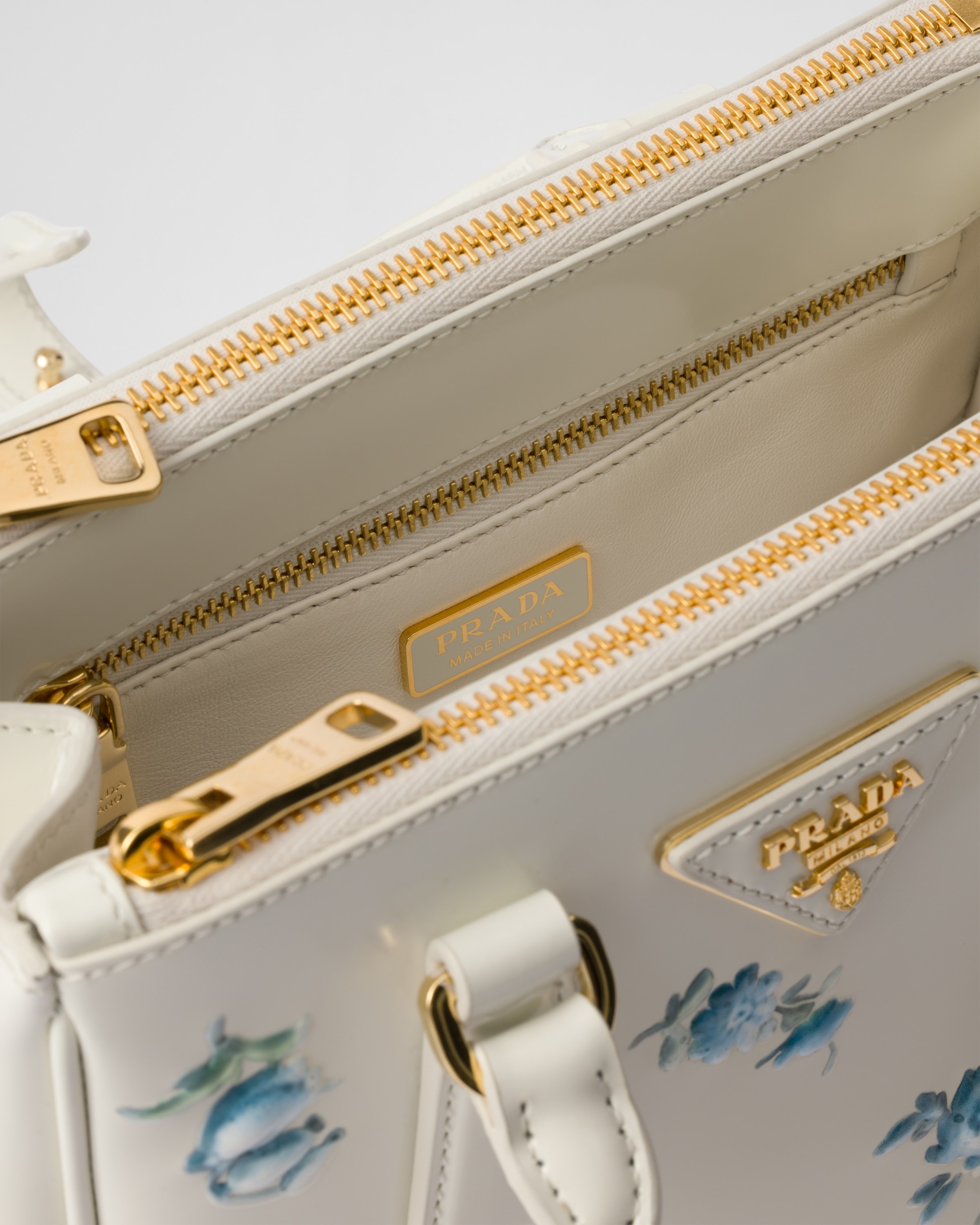 Prada Galleria printed brushed leather mini-bag - 4