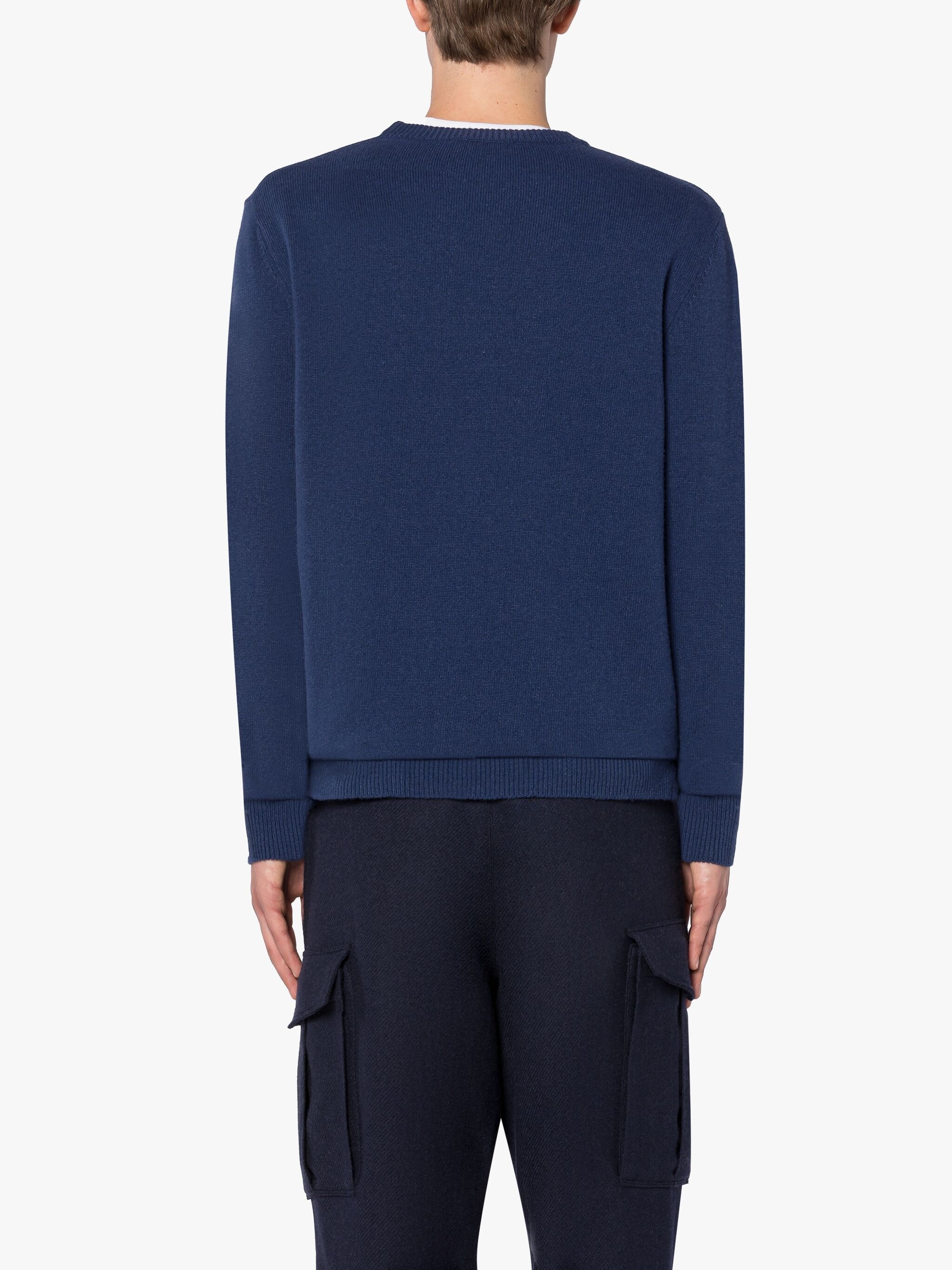 INDIGO MERINO WOOL & CASHMERE LOGO CREWNECK SWEATER - 4