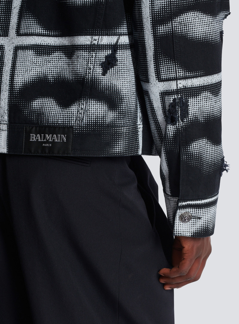 Denim jacket with Lips print 6