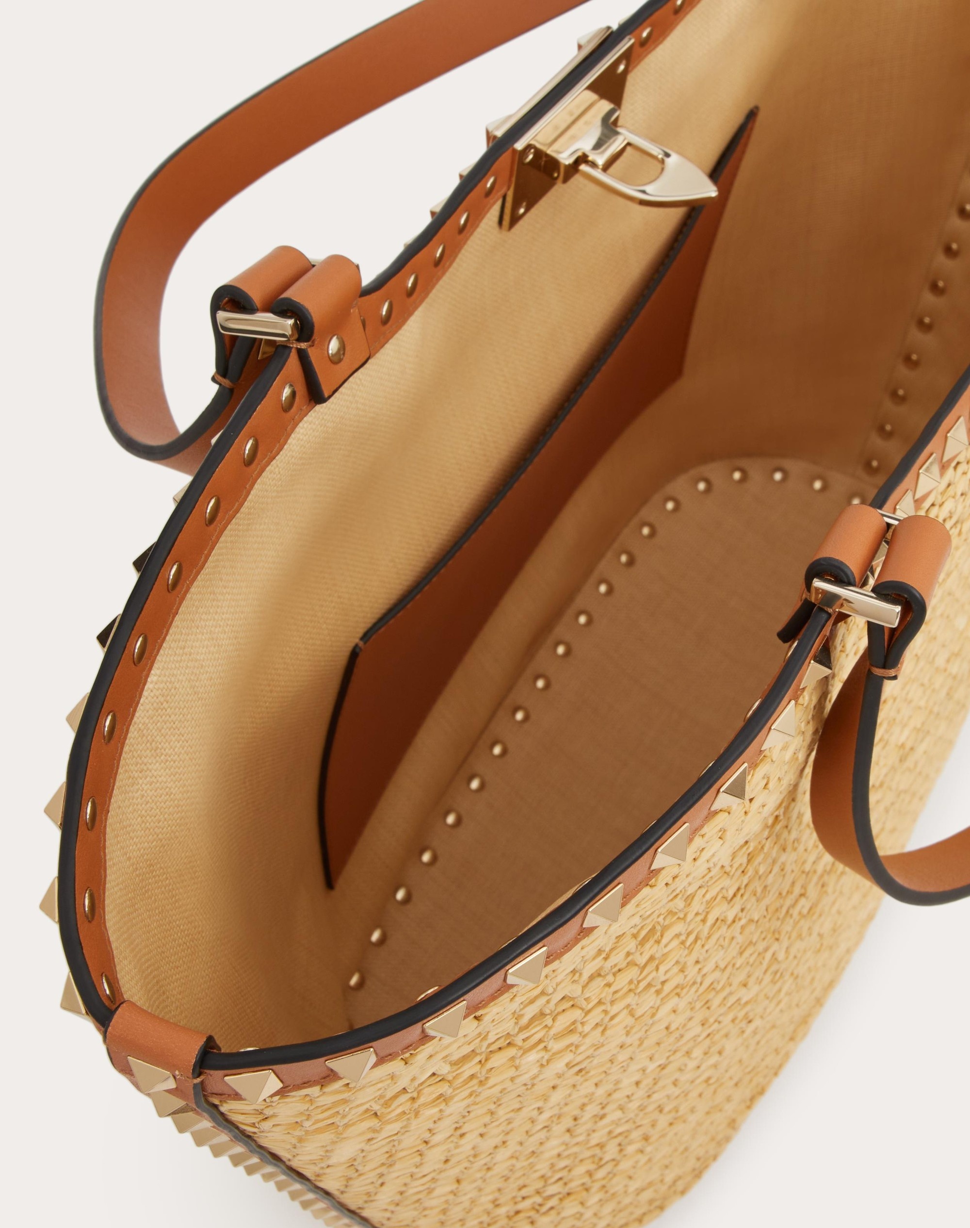 ROCKSTUD WOVEN RAFFIA SHOPPING BAG - 7