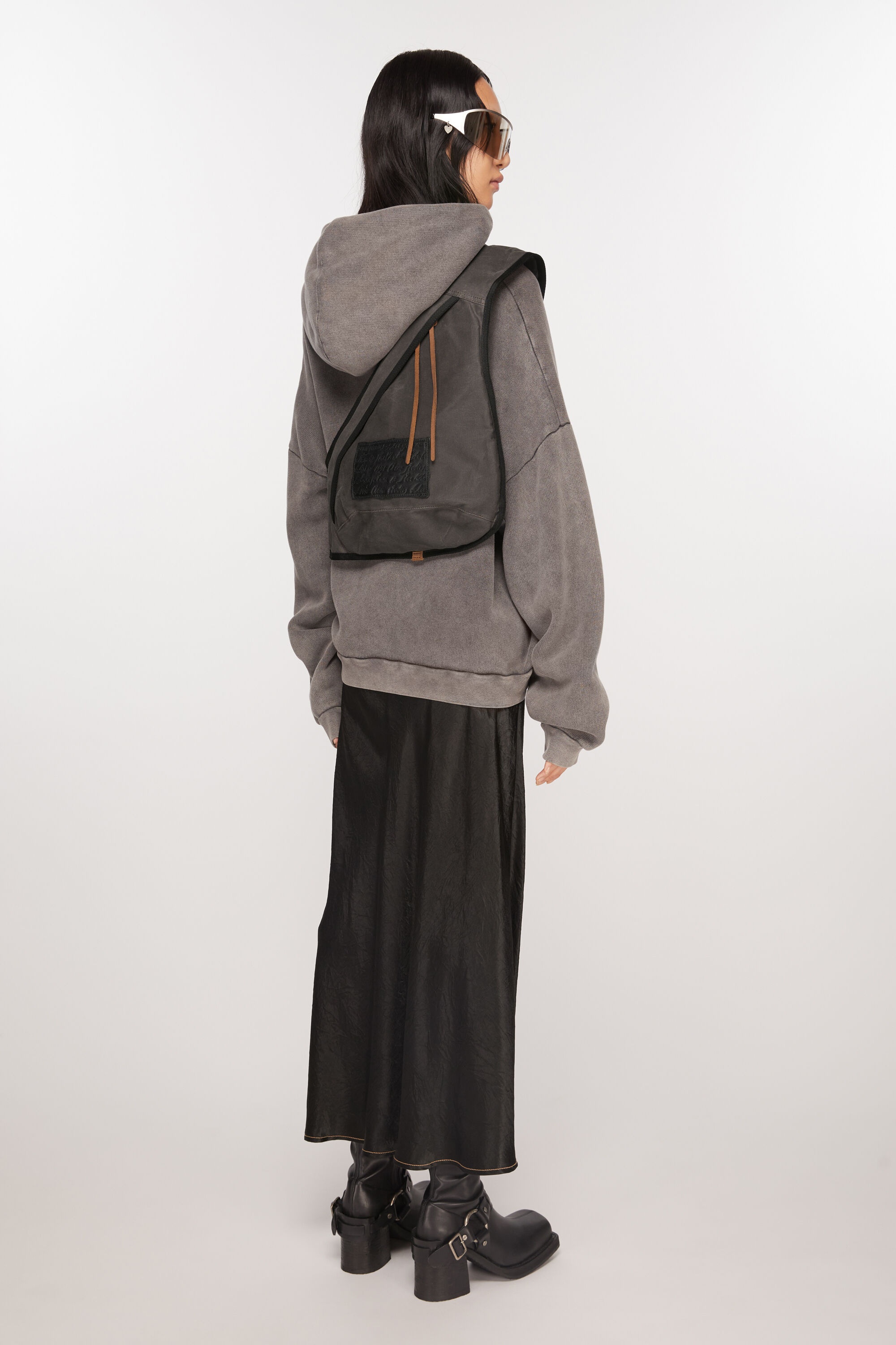 Sling backpack - Grey/black - 2