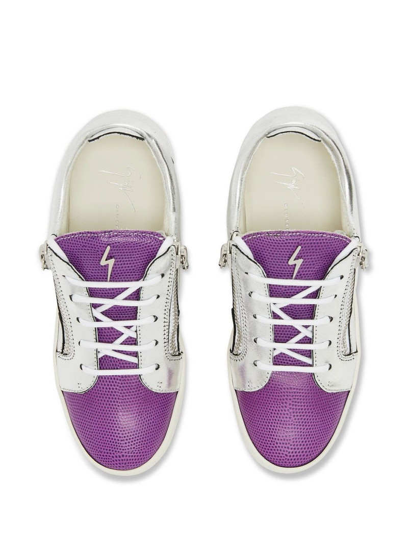 Nicki sneakers 4