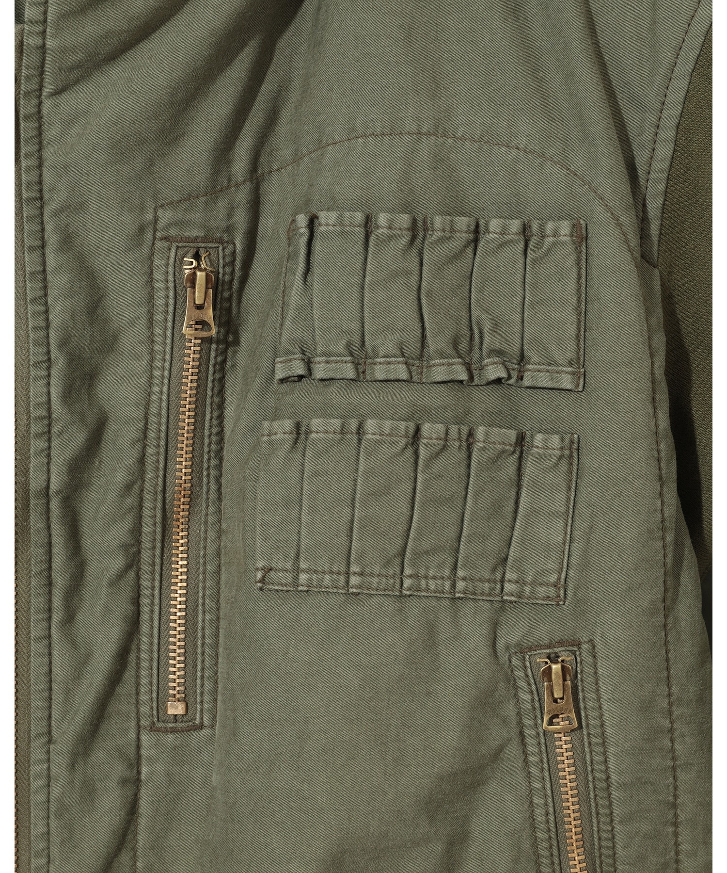 UC2D4218 - 9
