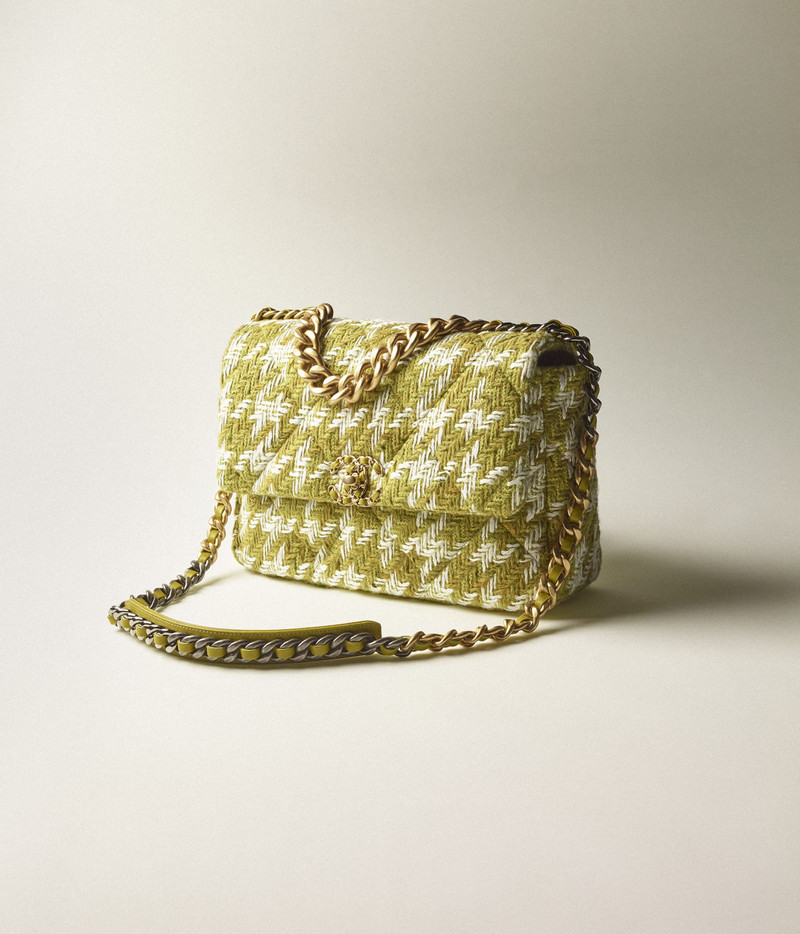 CHANEL CHANEL 19 Large Handbag outlook