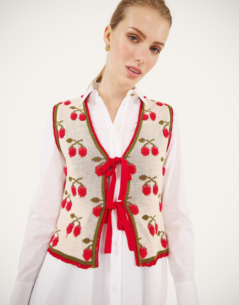 La DoubleJ Cherry Gilet outlook