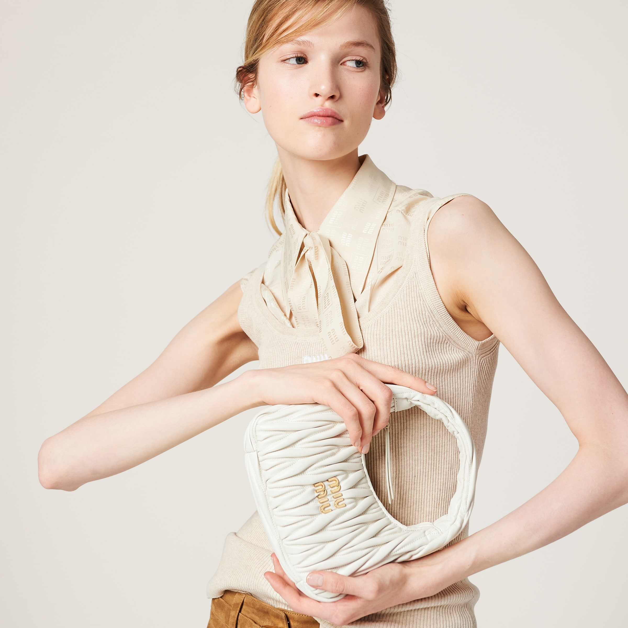 Wander matelassé nappa leather hobo bag - 2