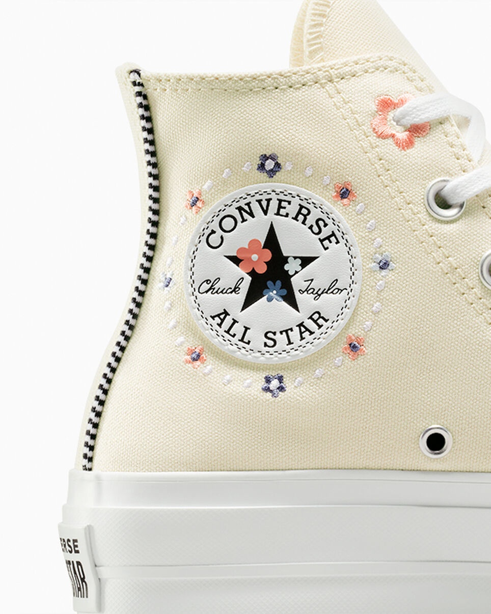 Chuck Taylor All Star Lift Platform Petite Petals - 8