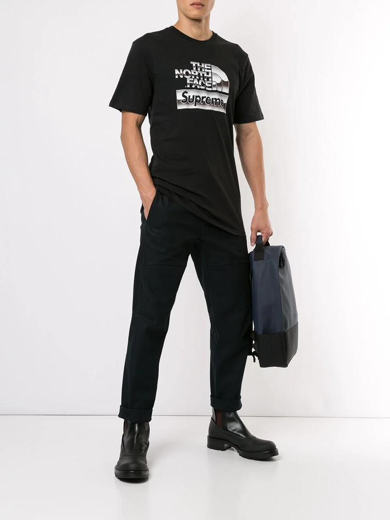 Supreme tnf metallic logo T-shirt outlook