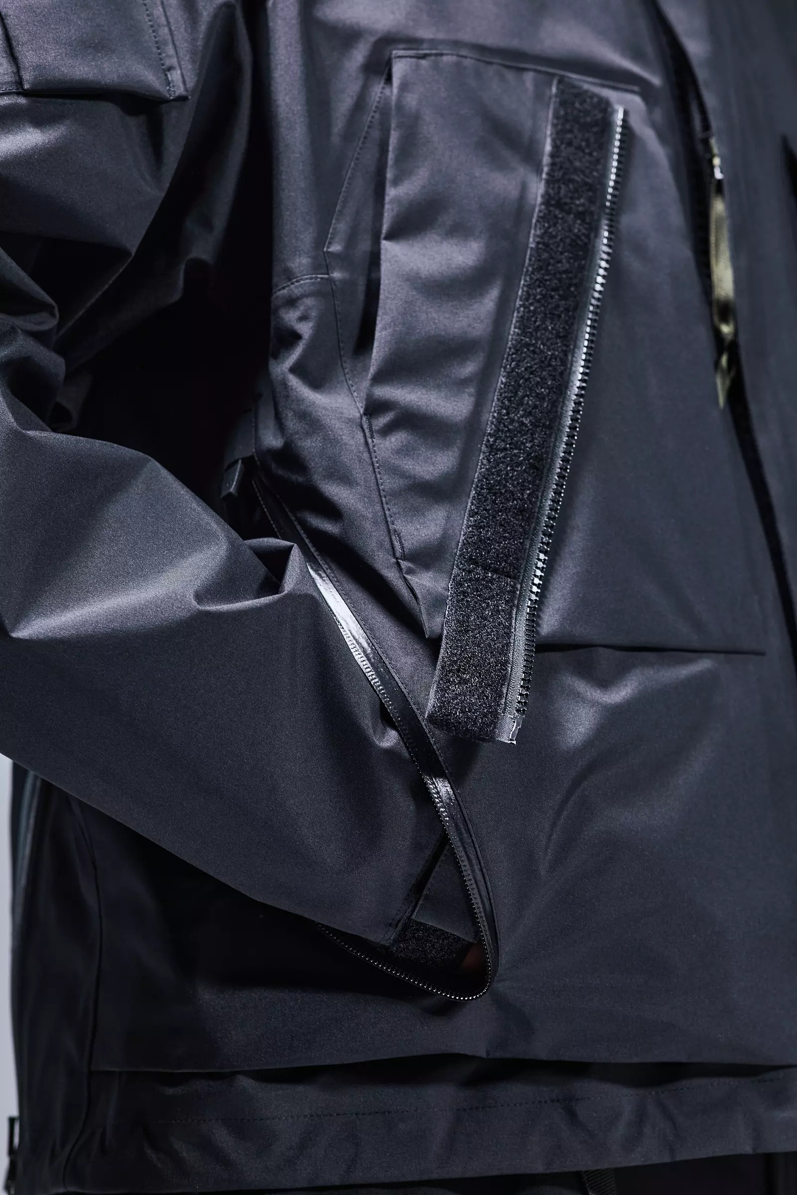 J14-GT 3L Gore-Tex Interops Jacket Black - 24