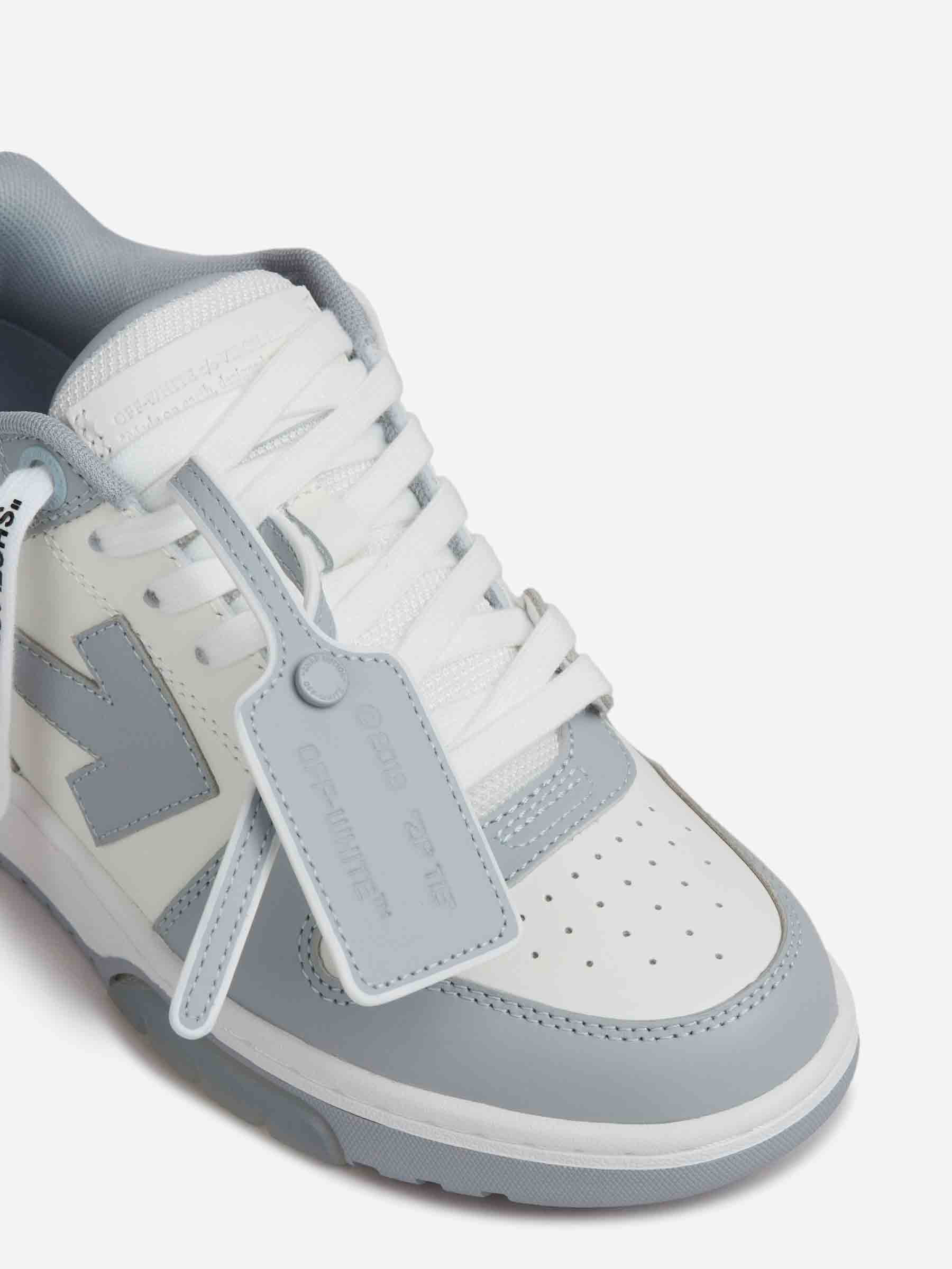 SNEAKERS OUT OF OFFICE - 5