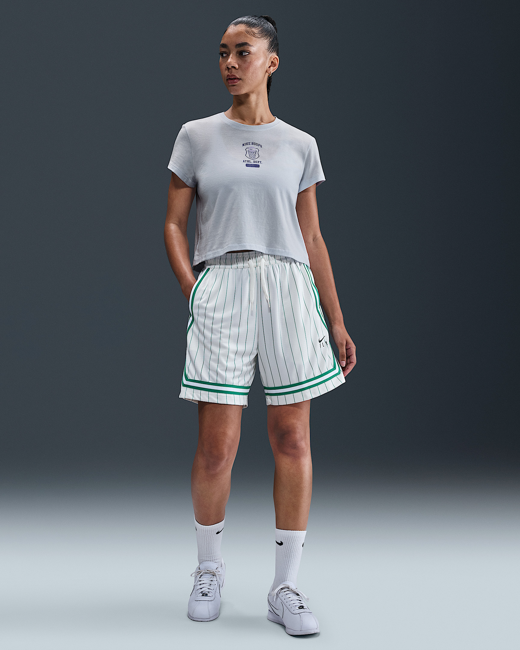 Nike Club Women's Cropped T-Shirt - 4