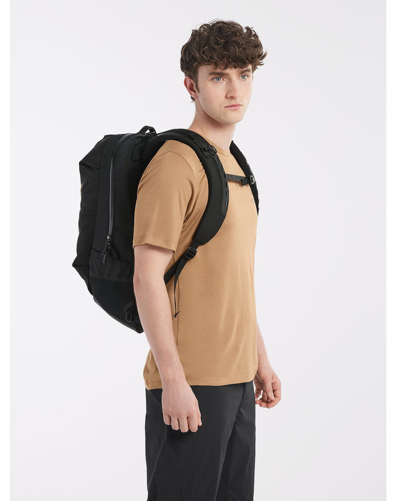 Arro 22 Backpack 8