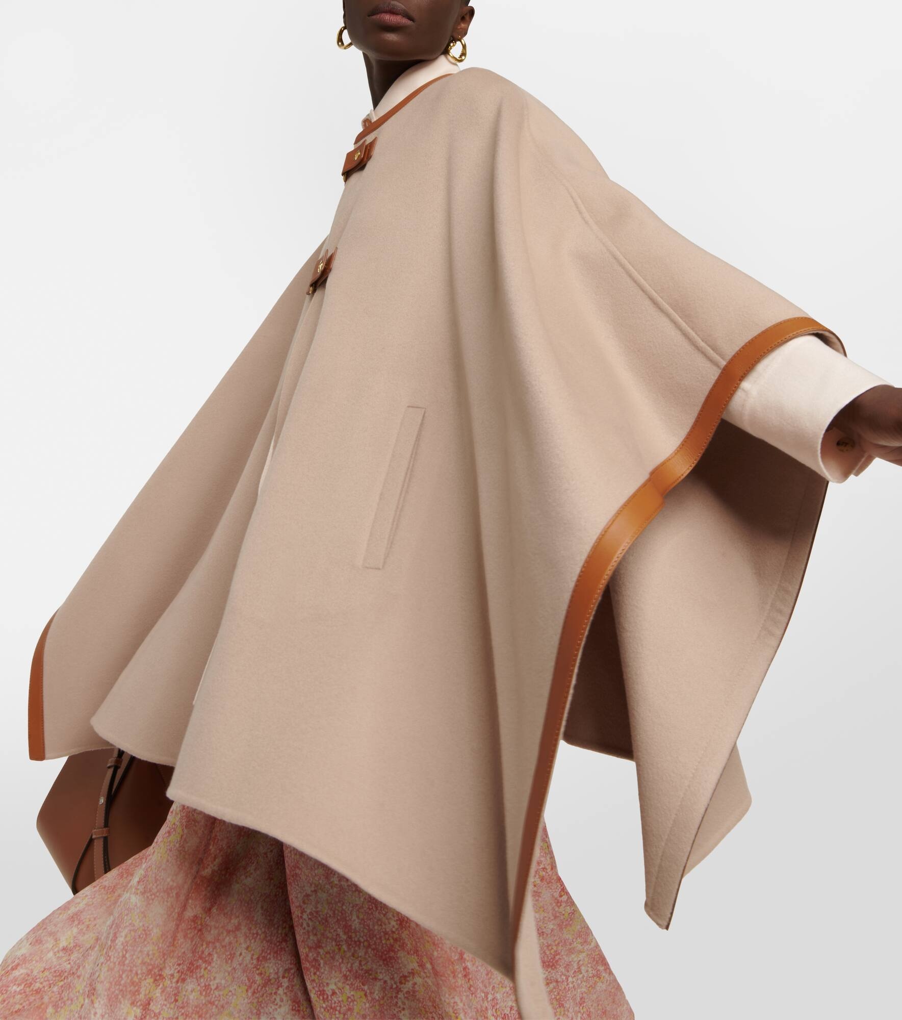 Kirna leather-trimmed cashmere cape - 5