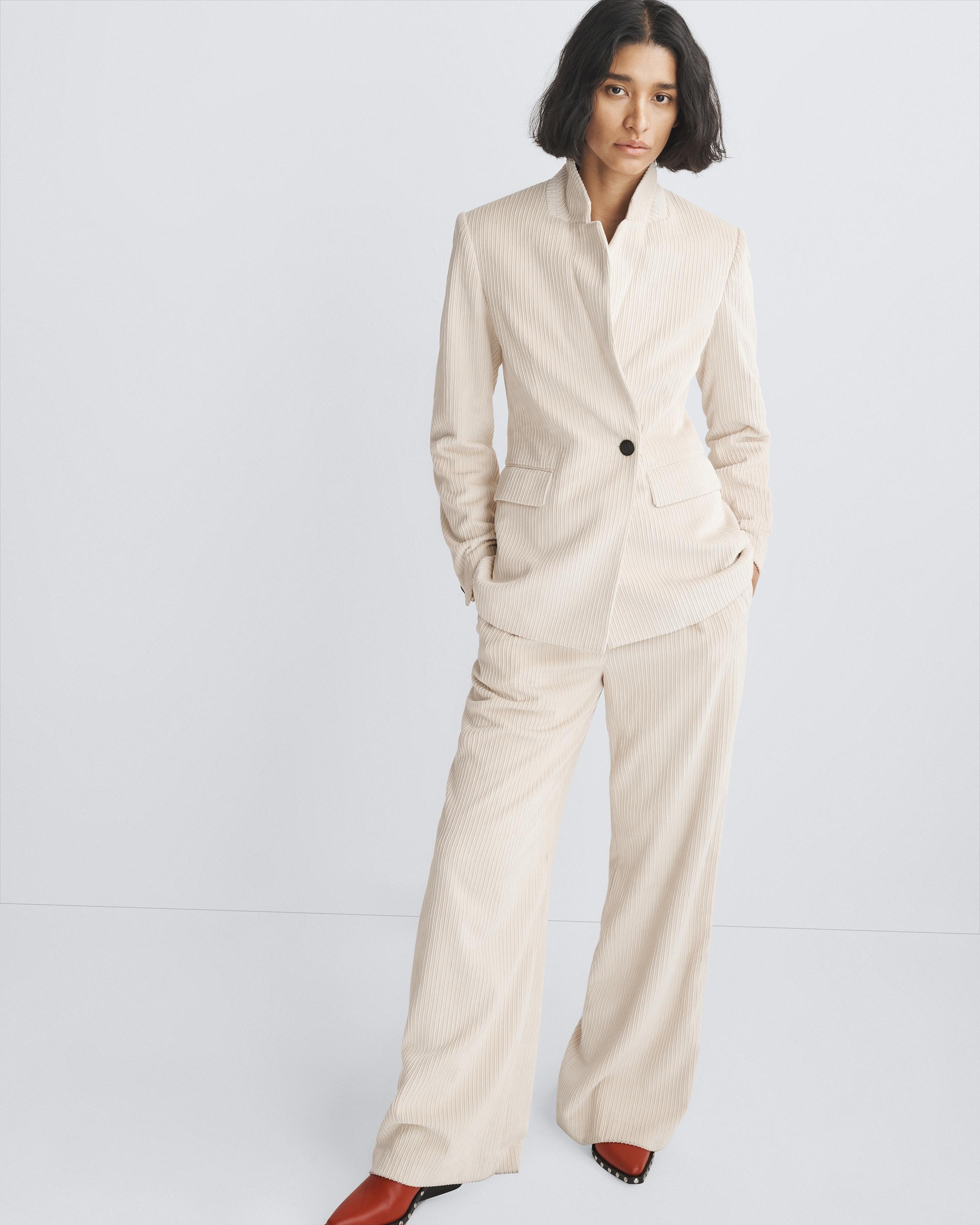 Tessa Corduroy Blazer
Tailored Fit - 2