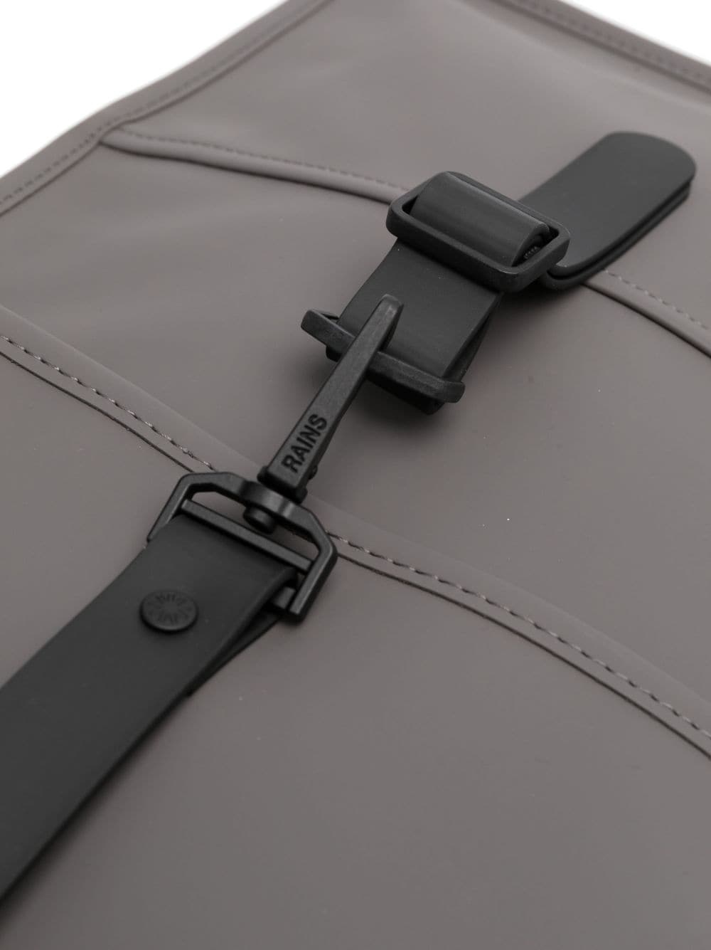 carabiner-fastening waterproof backpack - 4