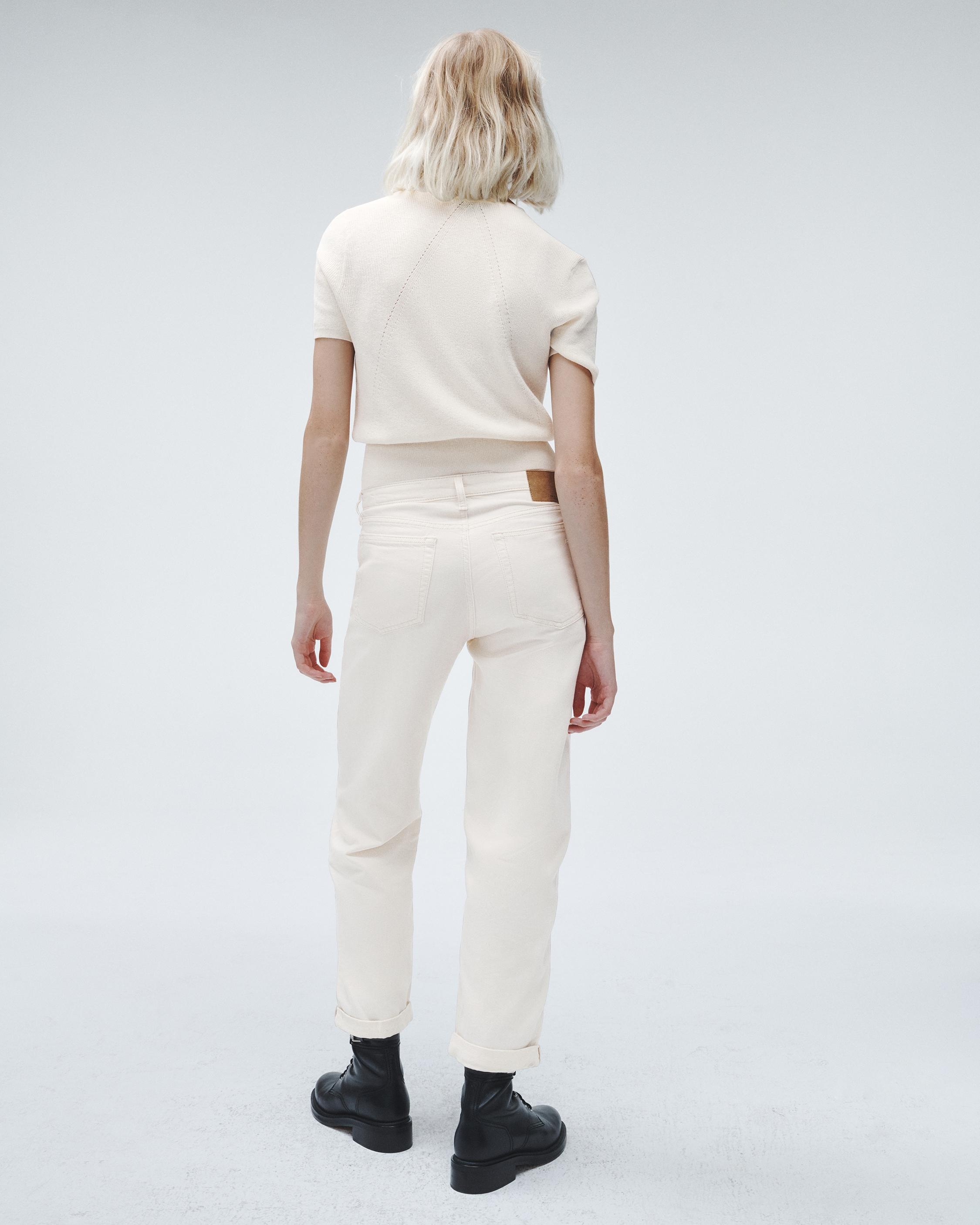 Featherweight Baggy Dre - Ecru
Low-Rise Featherweight Jean - 4