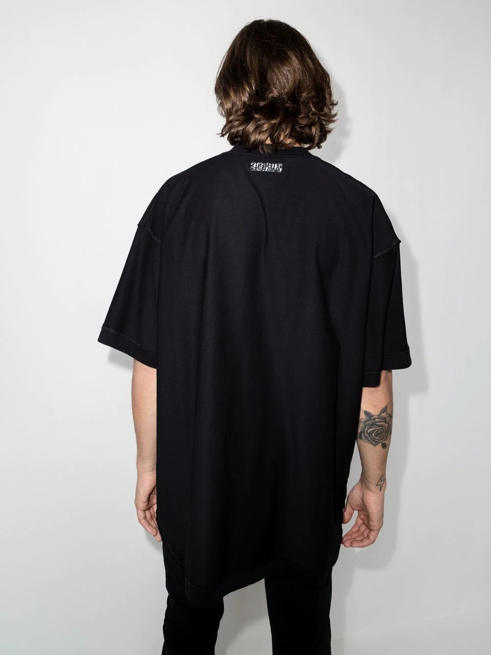 logo-embroidered exposed-seam T-shirt - 3