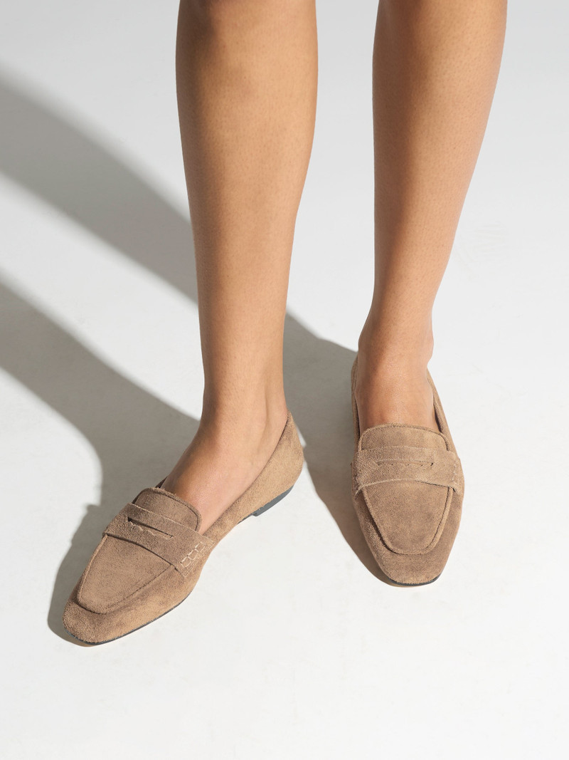 Aeyde Alfie Suede Loafers outlook