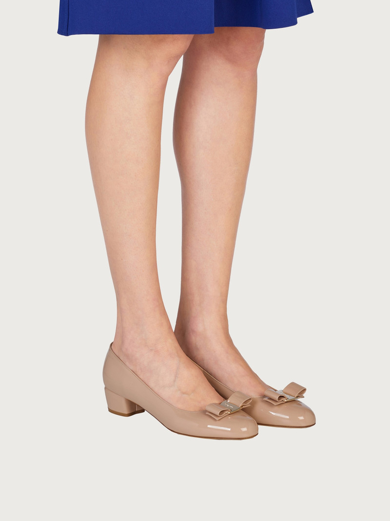 FERRAGAMO Vara pump outlook