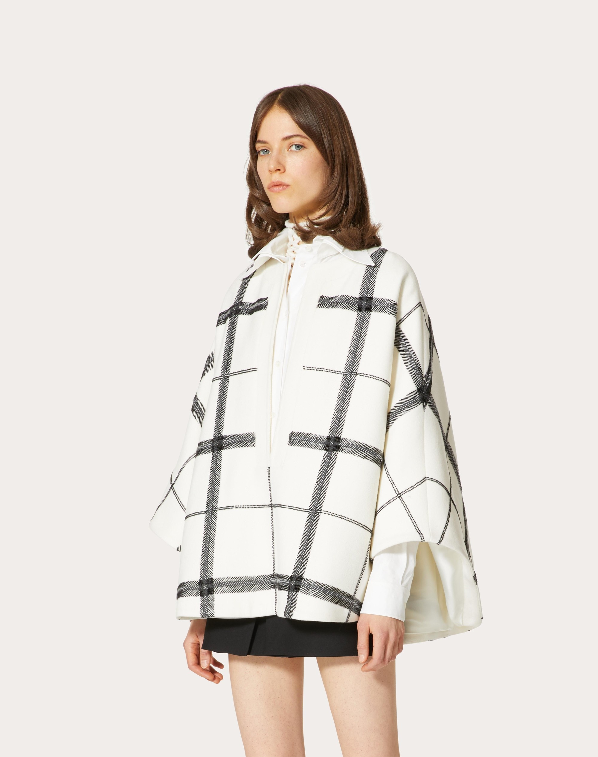 EMBROIDERED COMPACT DRAP CAPE - 3