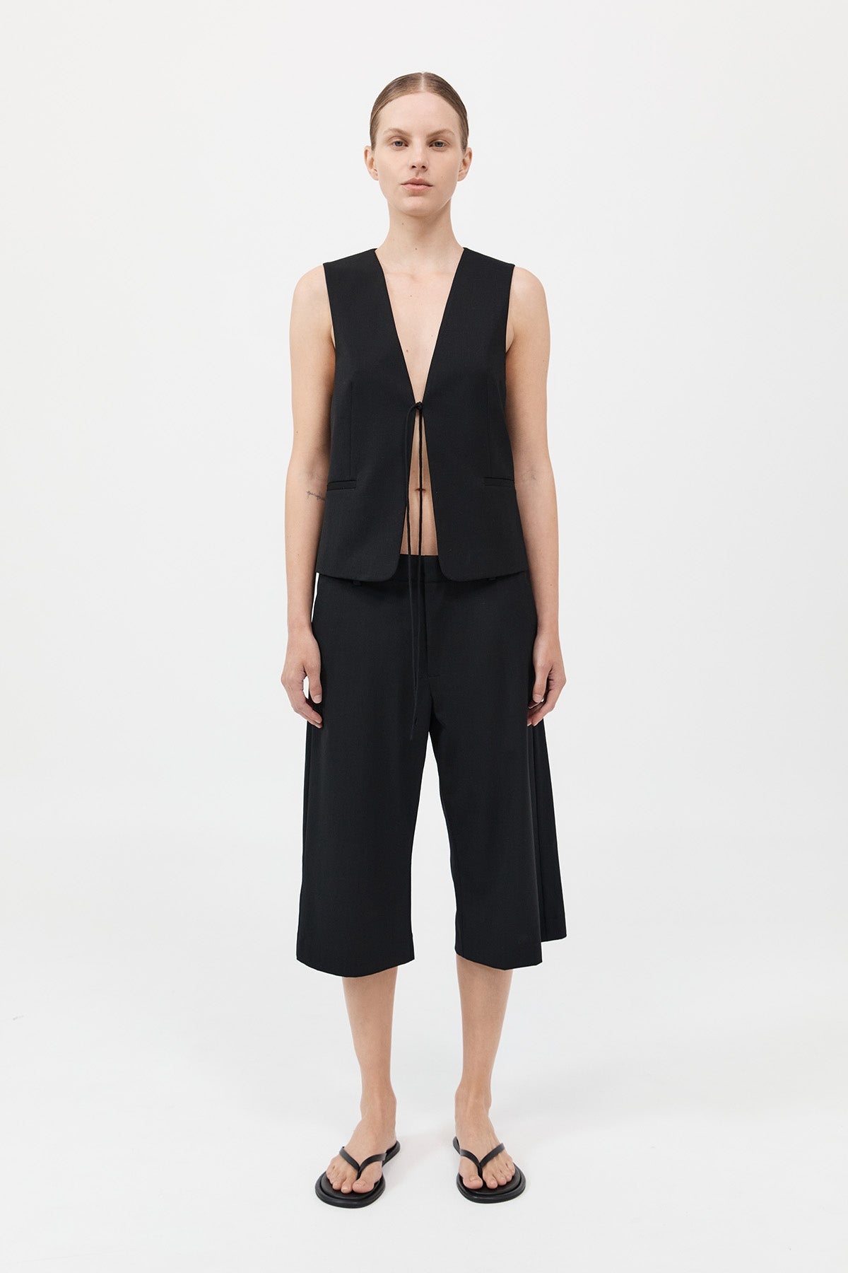 Bermuda Shorts - Black - 2