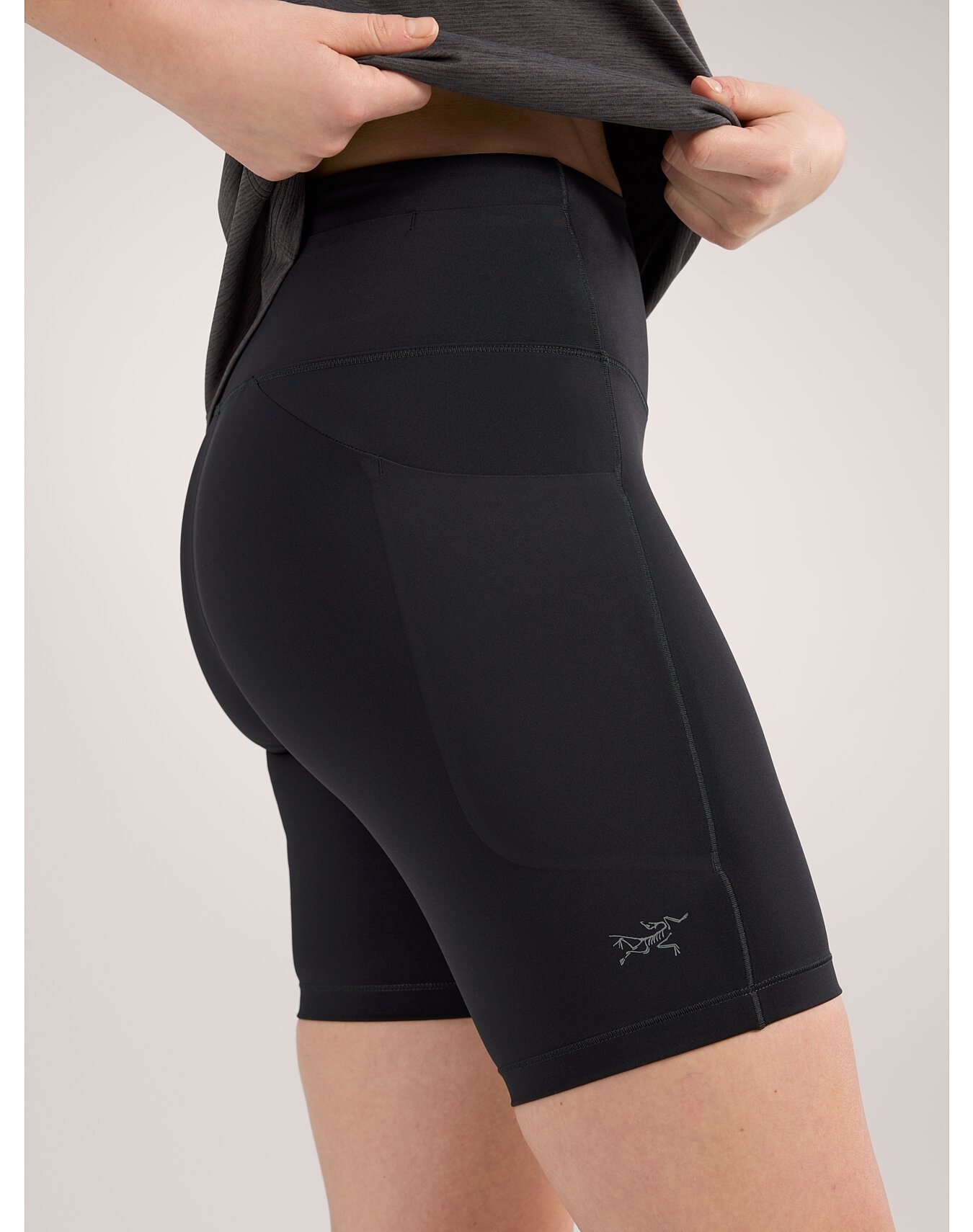 Essent High-Rise Short 8" - 3