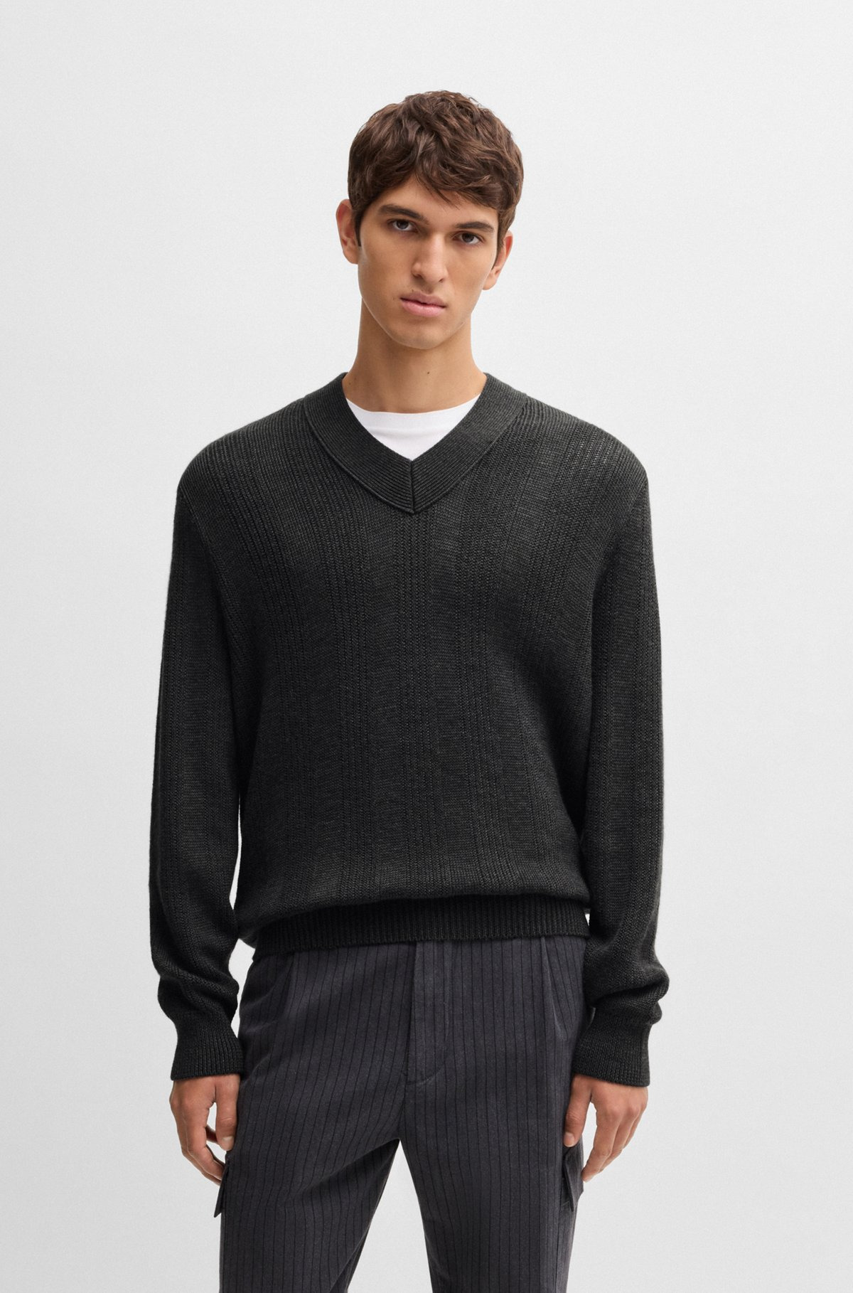 MIXED-STRUCTURE V-NECK SWEATER IN WOOL - 2