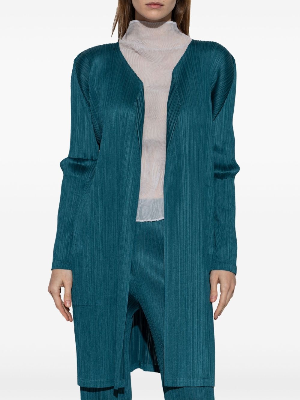 pleated coat - 3