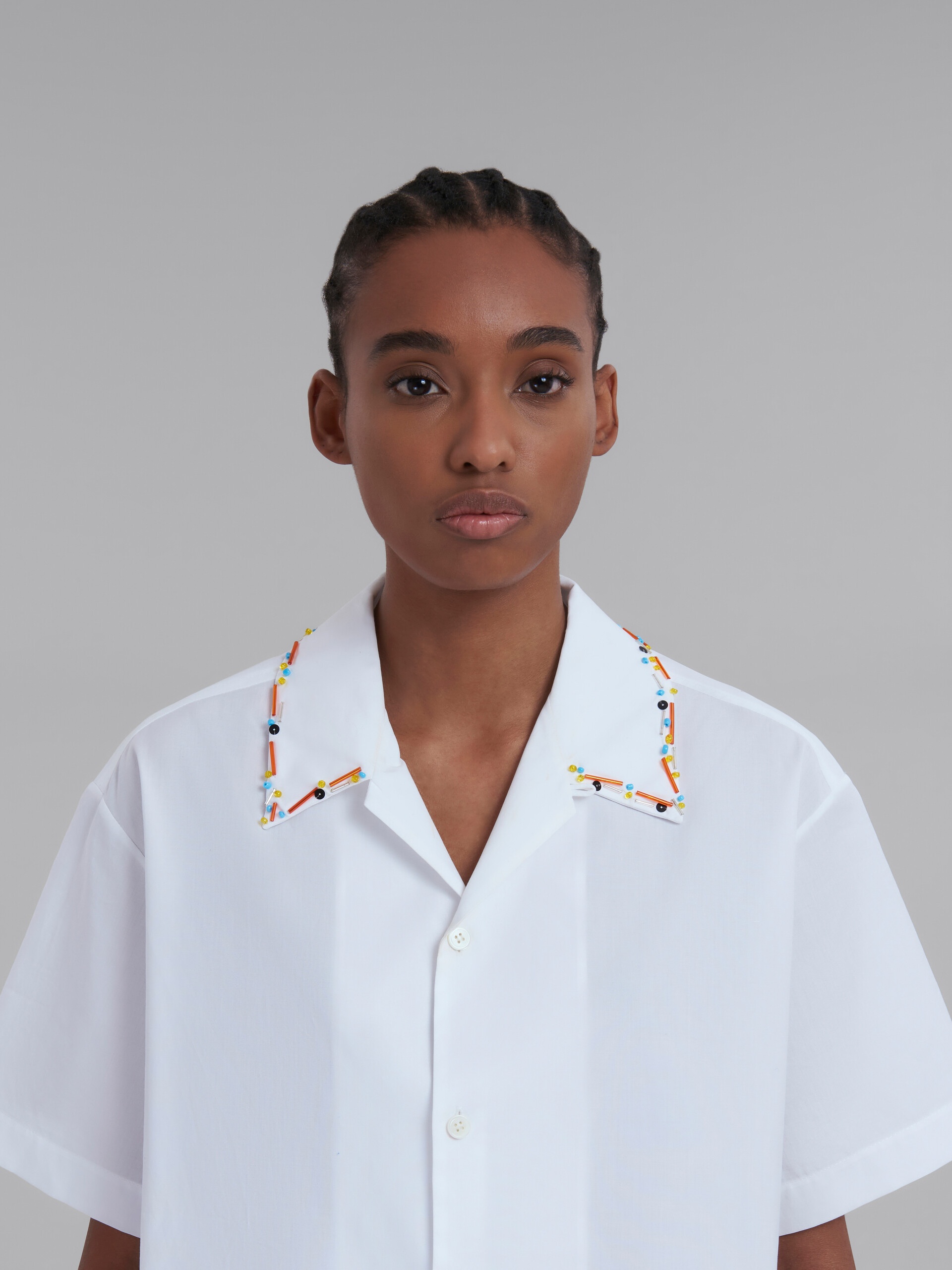 WHITE BIO COTTON CROPPED BOWLING SHIRT WITH BEADS - 4