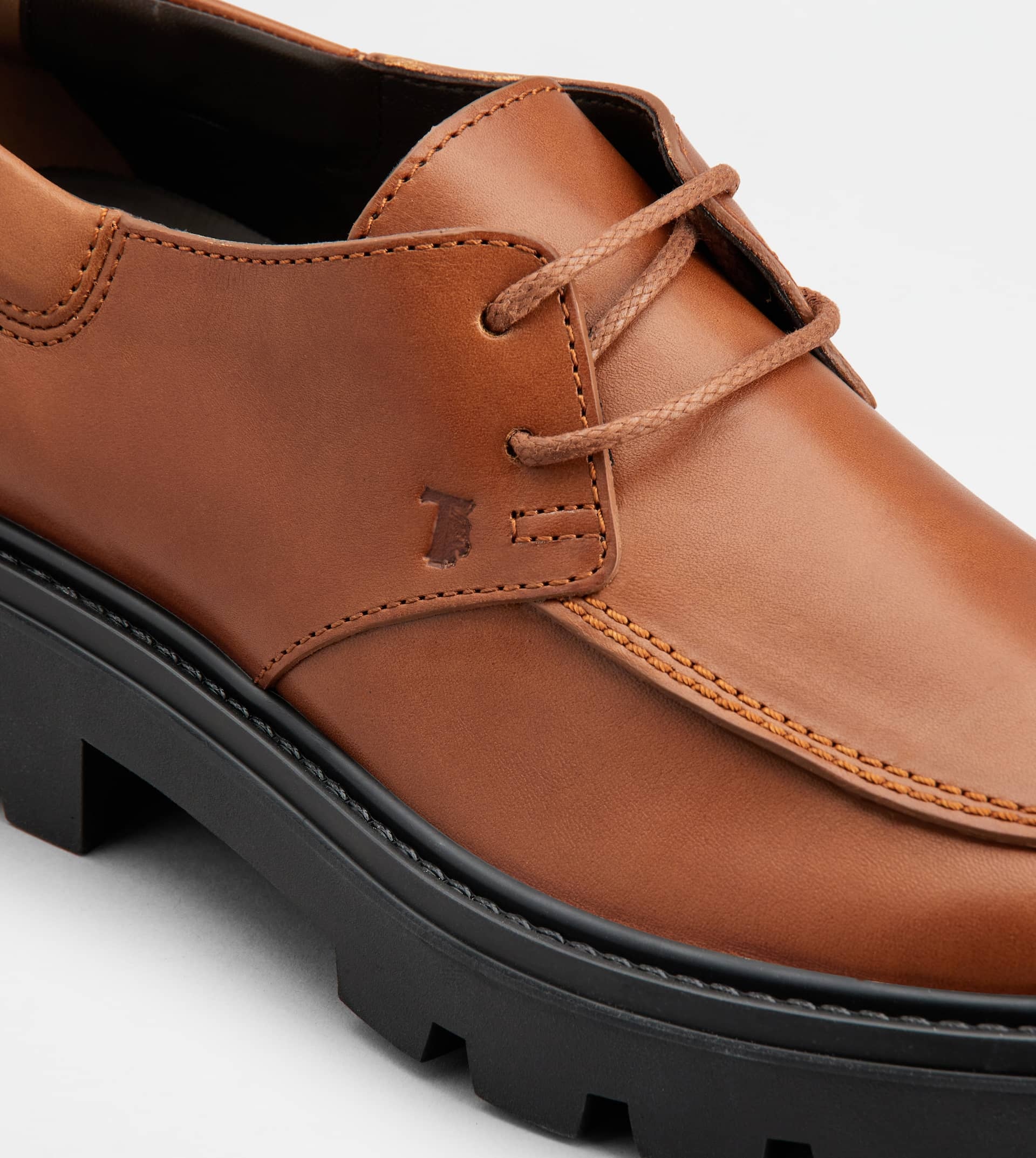 LUGGED LACE-UPS IN LEATHER - BROWN - 5
