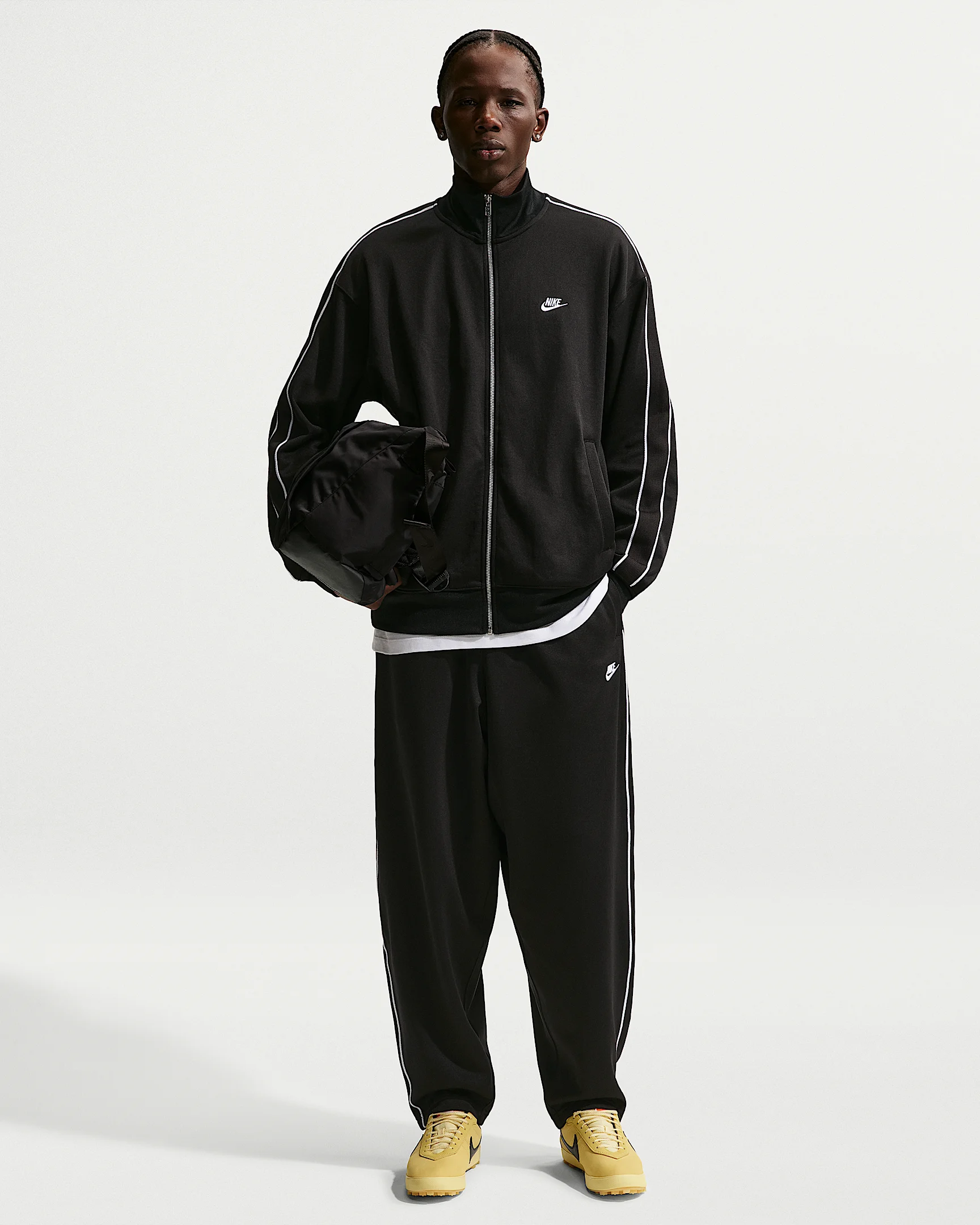 Nike Sportswear Club Men's Oversized Knit Track Pants - 1