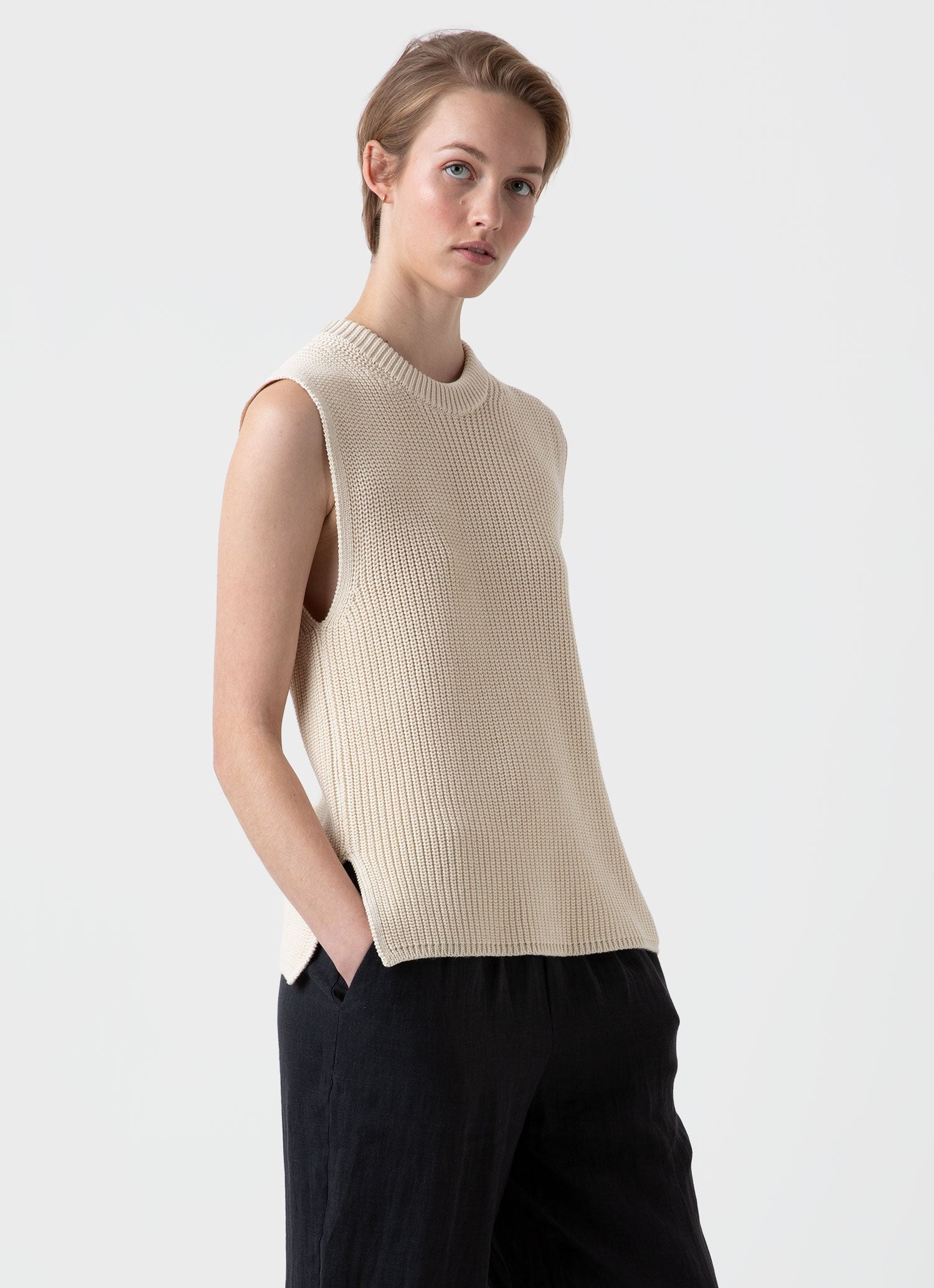 Sleeveless Jumper - 1