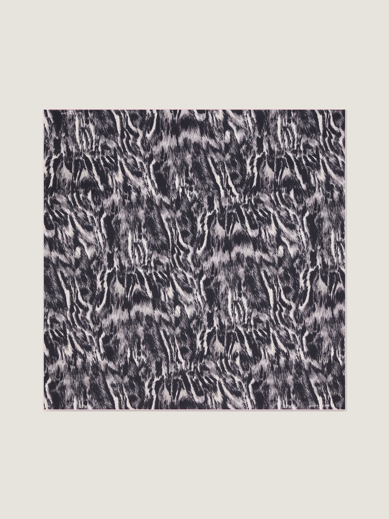 SQUARE IN SILK WITH ANIMAL PRINT 1