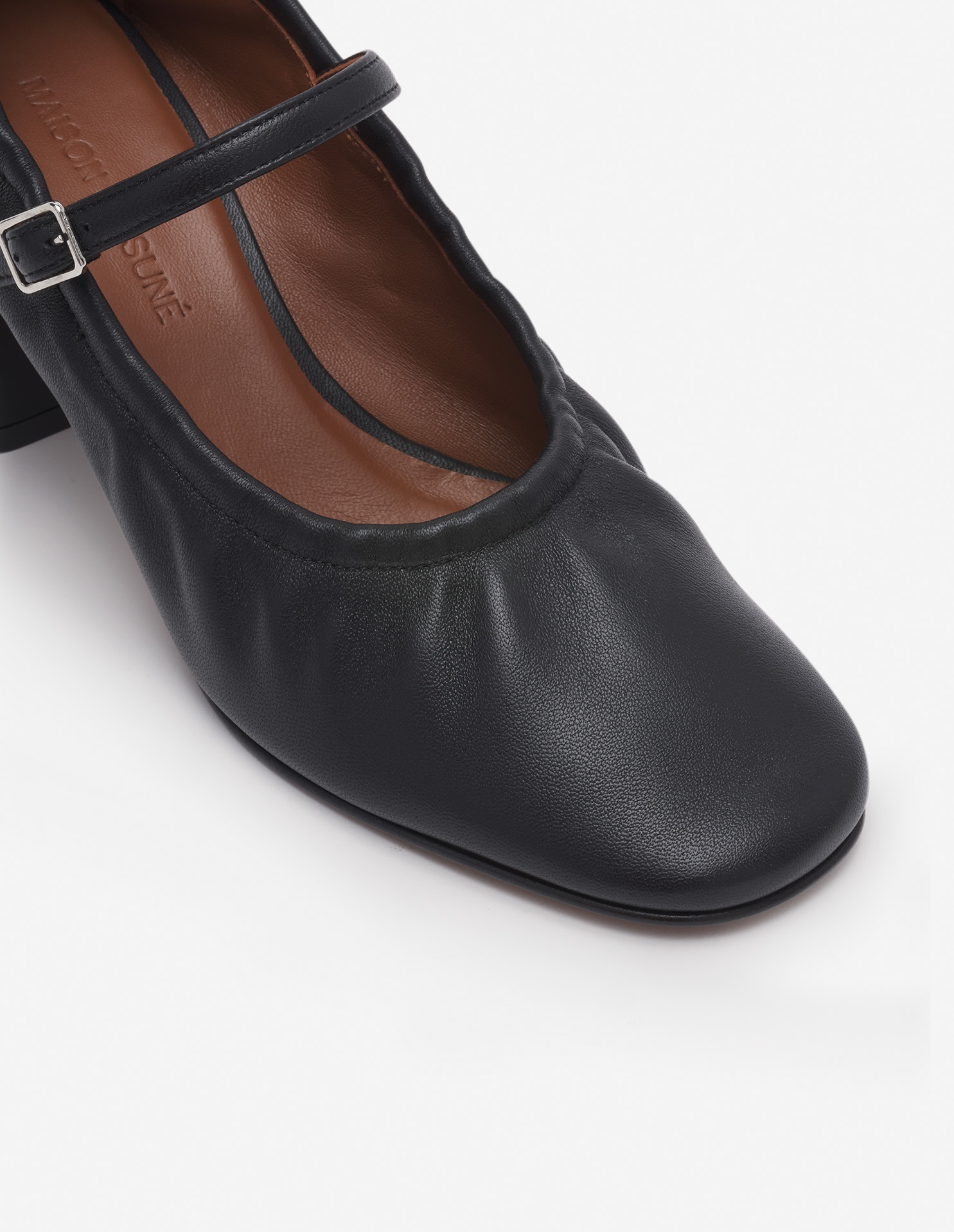 LEATHER LOW-HEEL PUMP - 7