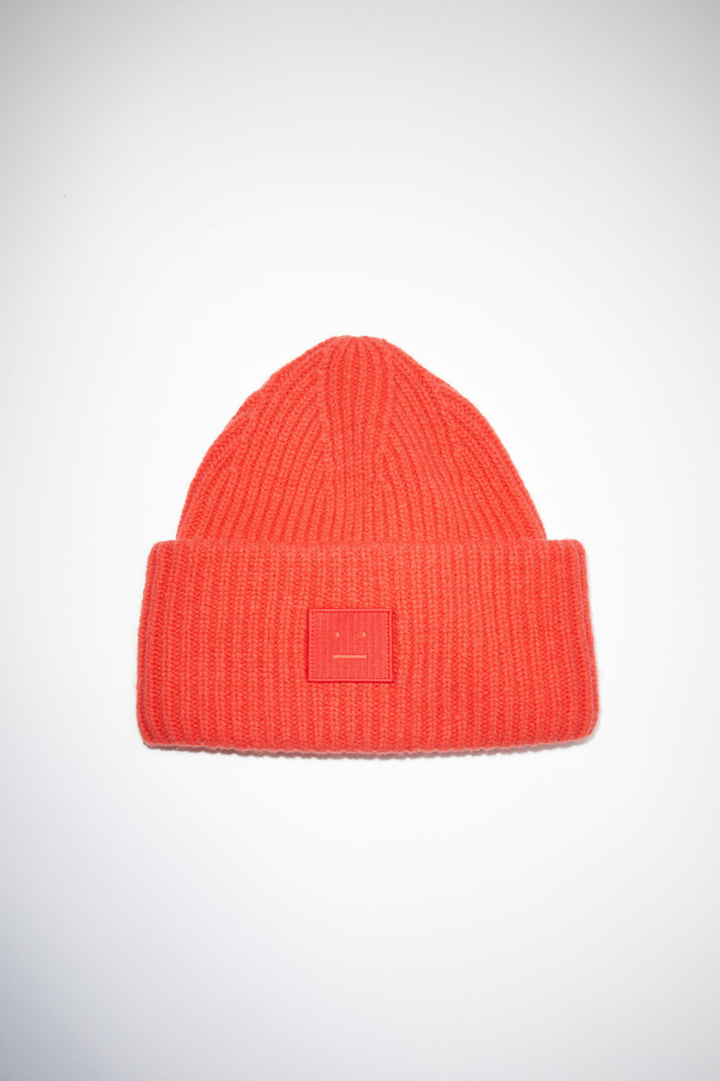 Large face logo beanie - Sharp red 1