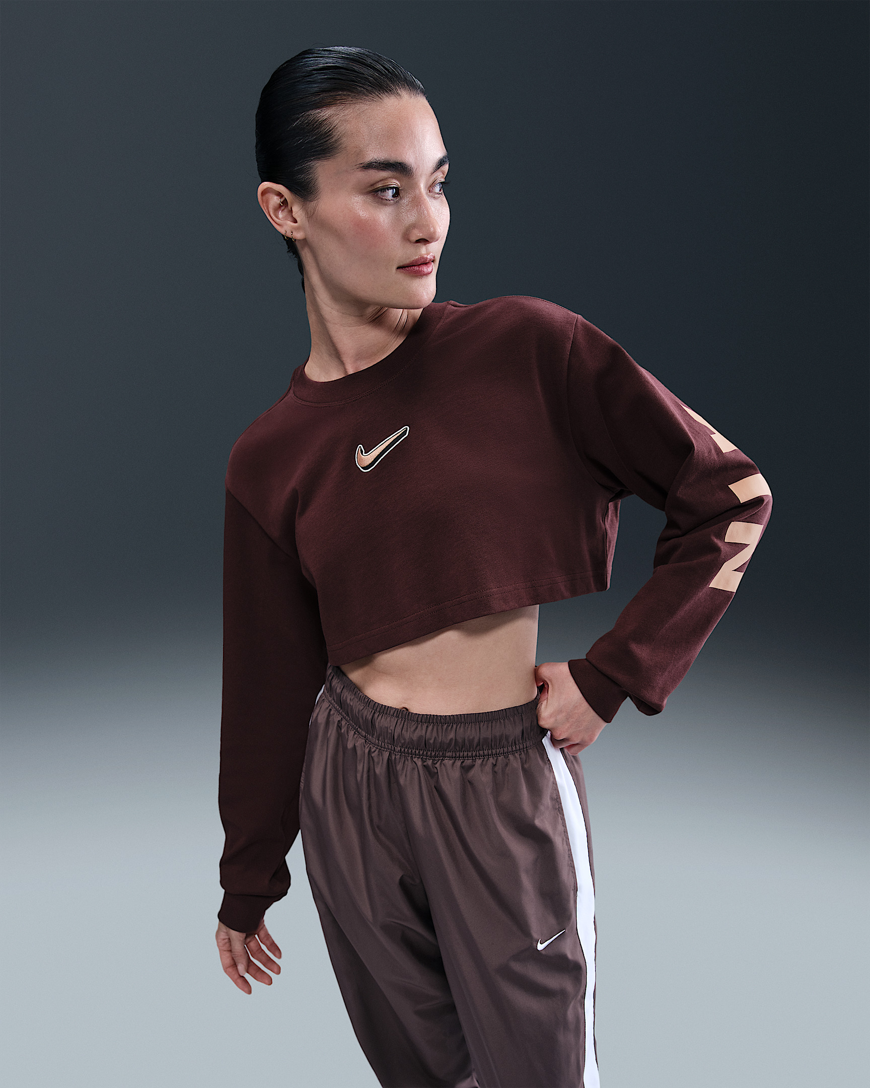 Nike Sportswear Women's Oversized Long-Sleeve Cropped T-Shirt - 1